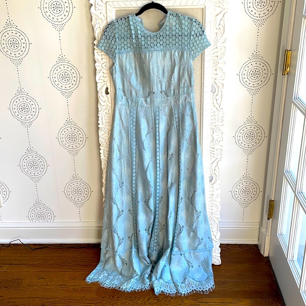 NWOT Gorgeous lace maxi dress